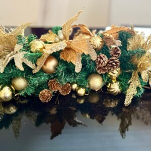 Arranjo de mesa natalino dourado