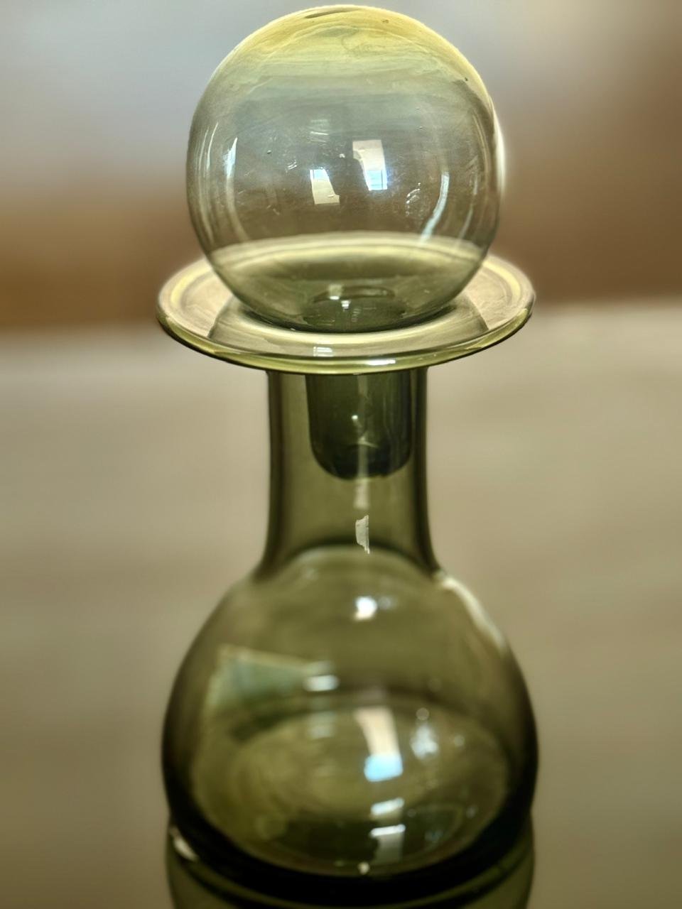 Garrafa decorativa em vidro